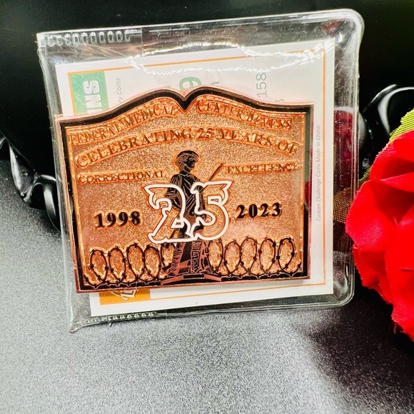 Mint Commemorative Copper Coin - Challenge Coin - Federal Medical Center Devens - Picture 2 of 5